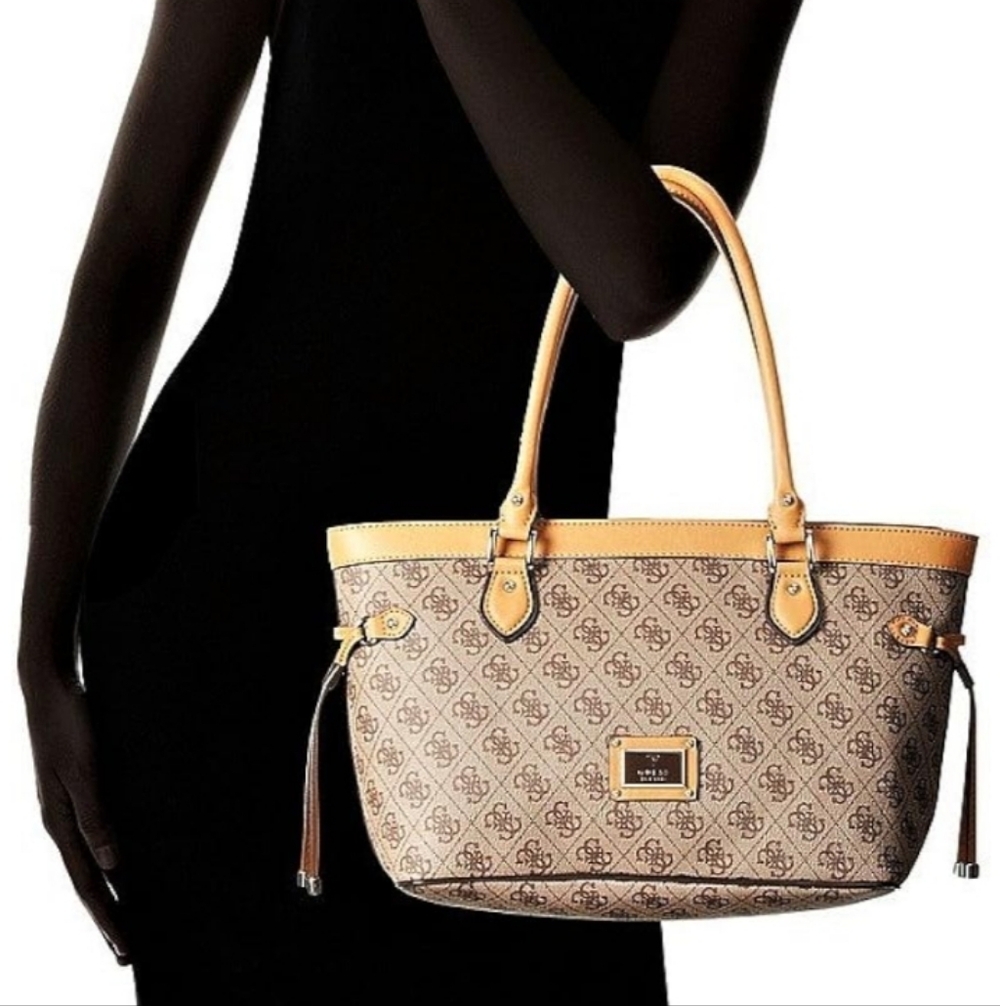 Guess Tote / Wallet / Guess Heart Necklace